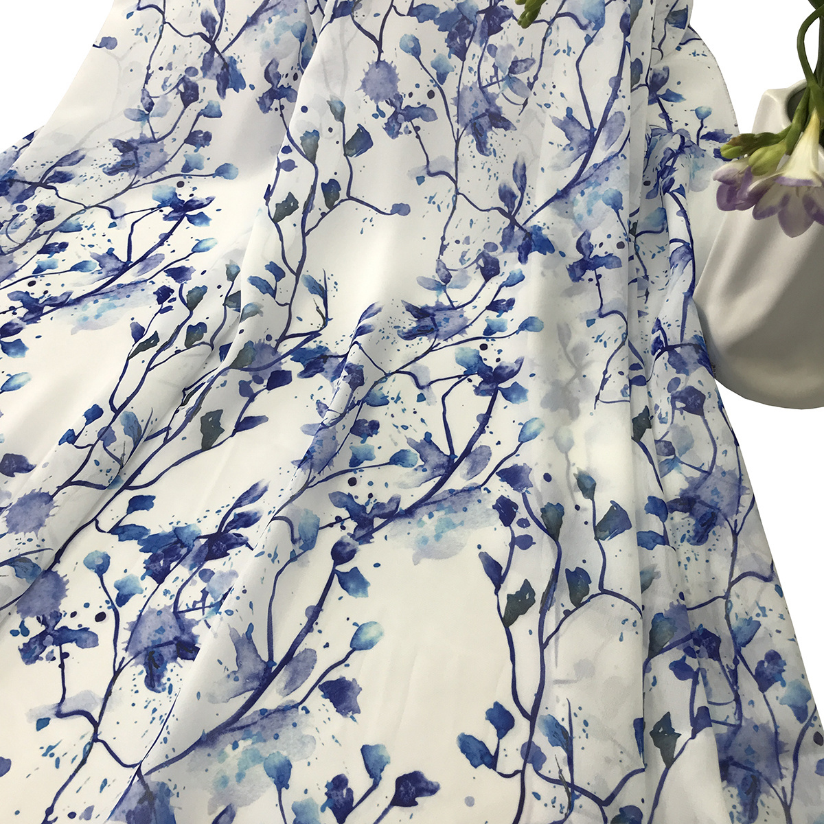 New fashion painting blue color flowers pattern 100d chiffon fabric by meters polyester digital printed for dress