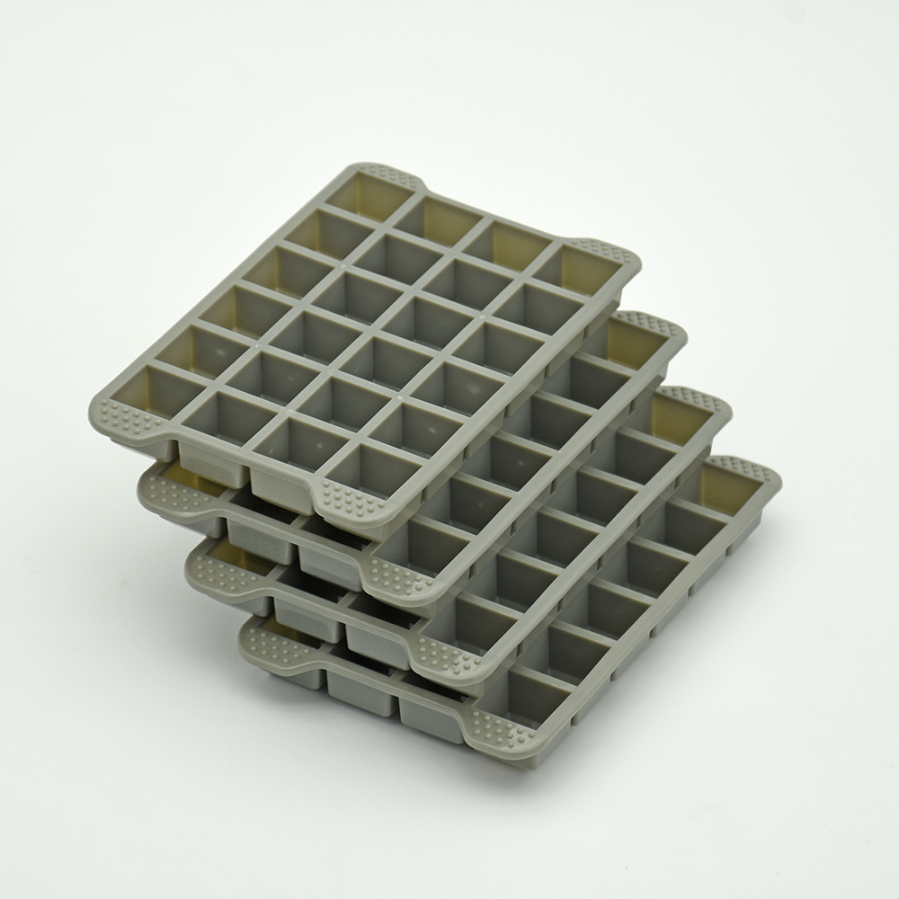 BPA free ice tray mold 24 cavity mini plastic ice cube mold with bin and scoop 1 Inch Square plastic  ice cube tray