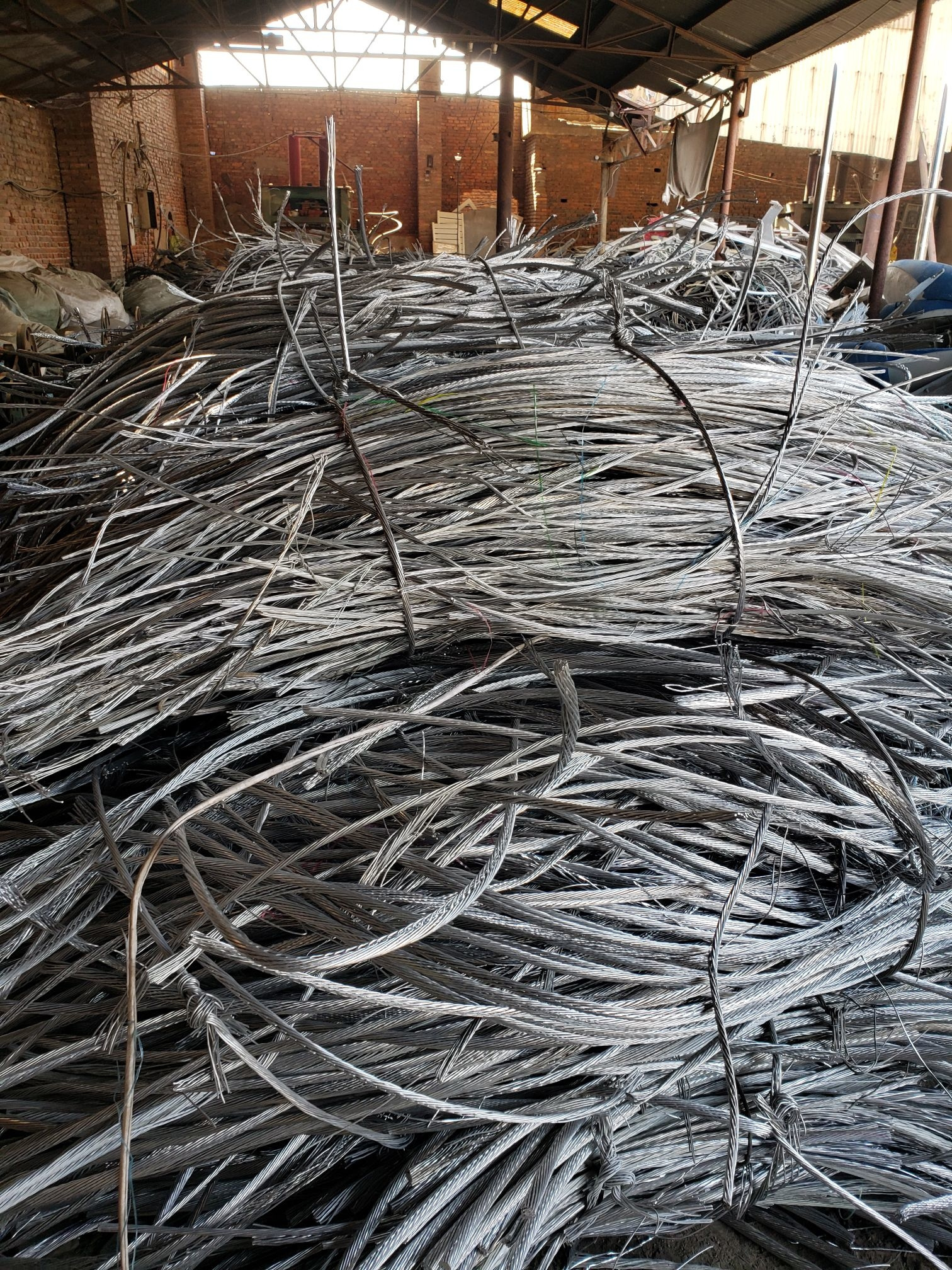 Scrap Metal aluminium extrusion scrap 6061 6063 200 MT available 6063 aluminium