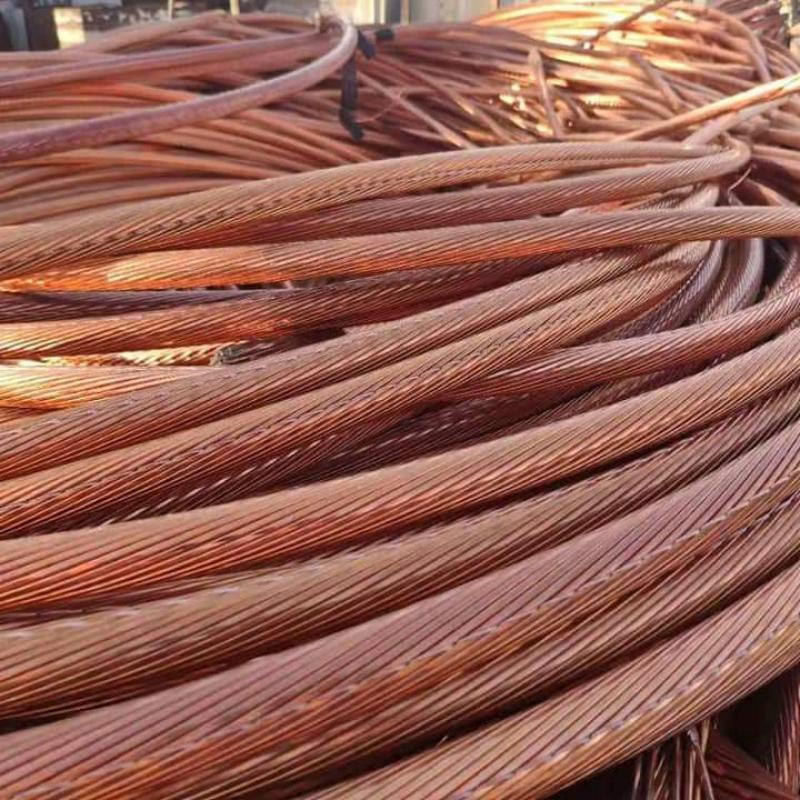 Large amounts of high-quality scrap copper wire in stock