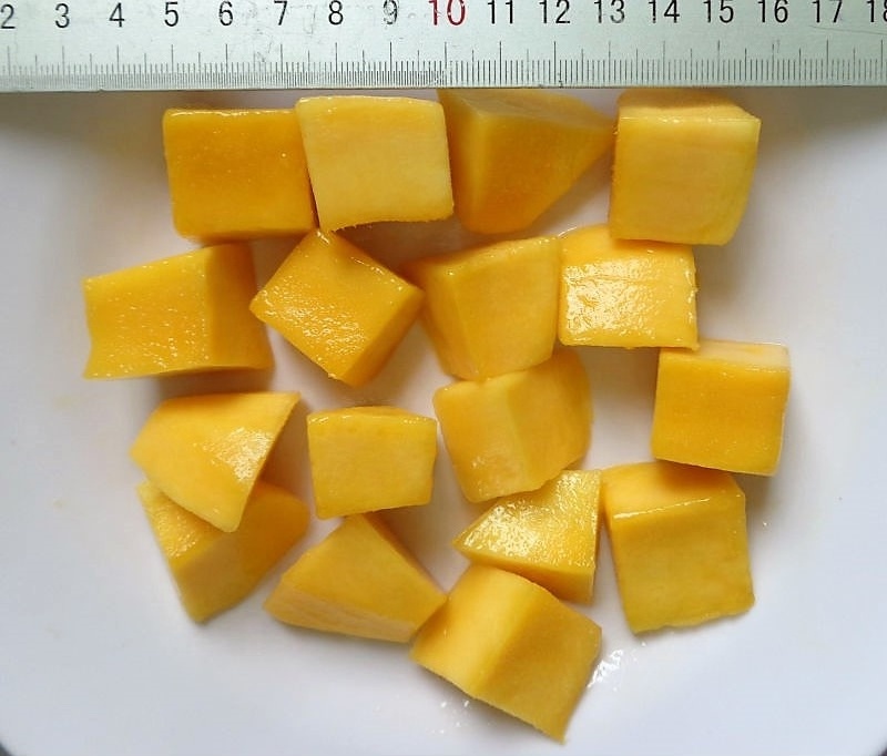 New Arrival 100% Fresh & Pure Frozen Mangoes Quality Assurance IQF Dried Mango Chunks / Frozen Mangoes Supply Frozen fruit