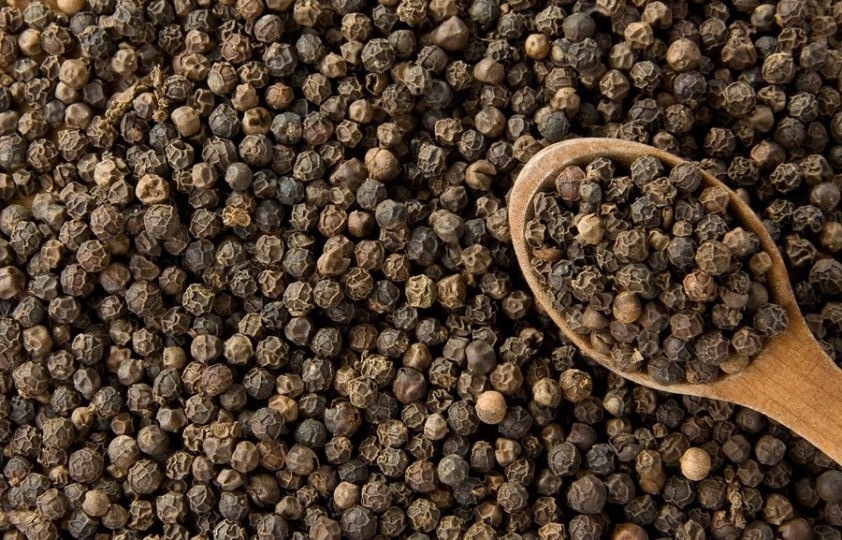 Black Pepper Seed - Indian spices Piper Nigrum - Bulk quantity whole black pepper seed from India....