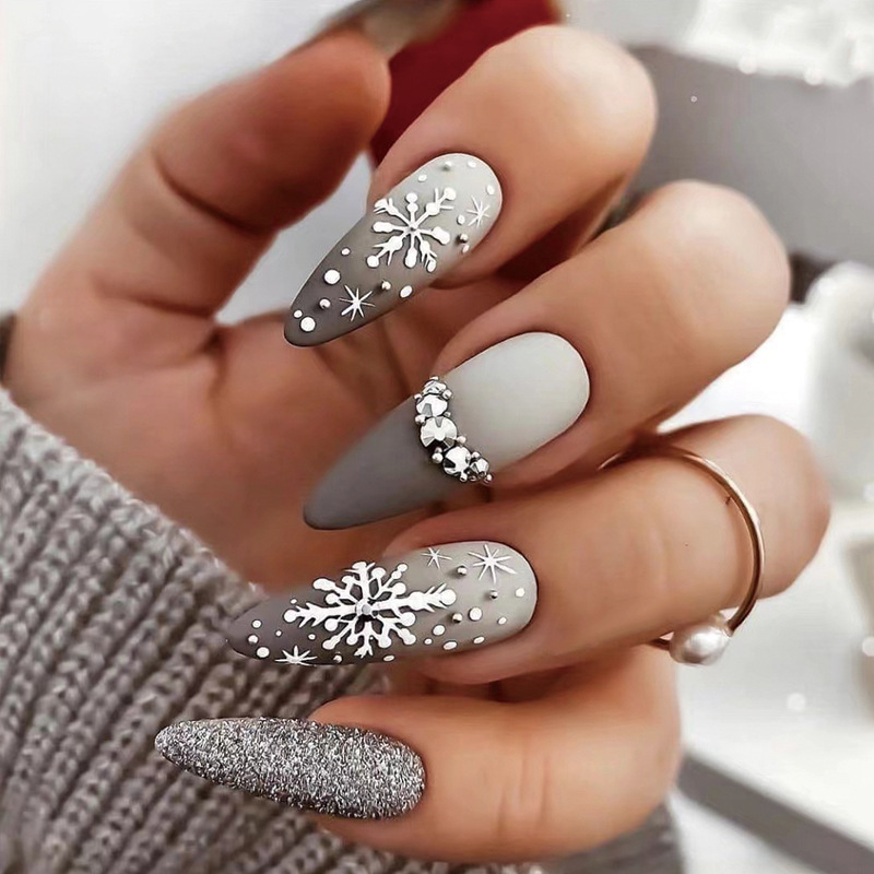 New Design 2023 Snowflake Grey Unique Design Press On Nail Supplies Wholesale