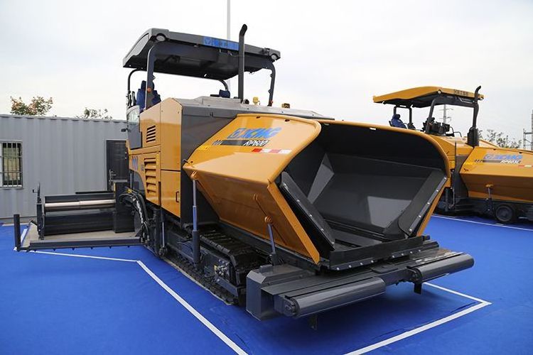 XCM G RP600 5.8m asphalt machinery crawler road paver