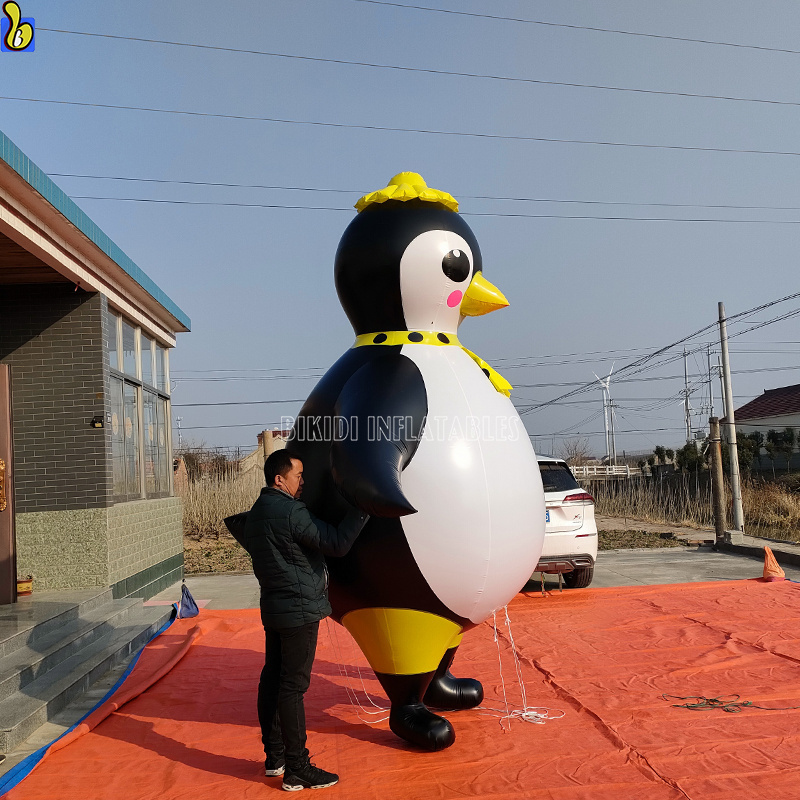 Giant Inflatable Penguin Helium Balloon Inflatable Flying Animal Penguin For Advertising