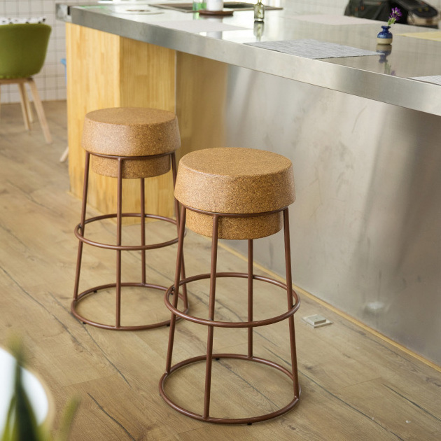 Unique Athletic Club Sport Bar Furniture Metal Frame Tall Bar Chair Cork High Counter Stool