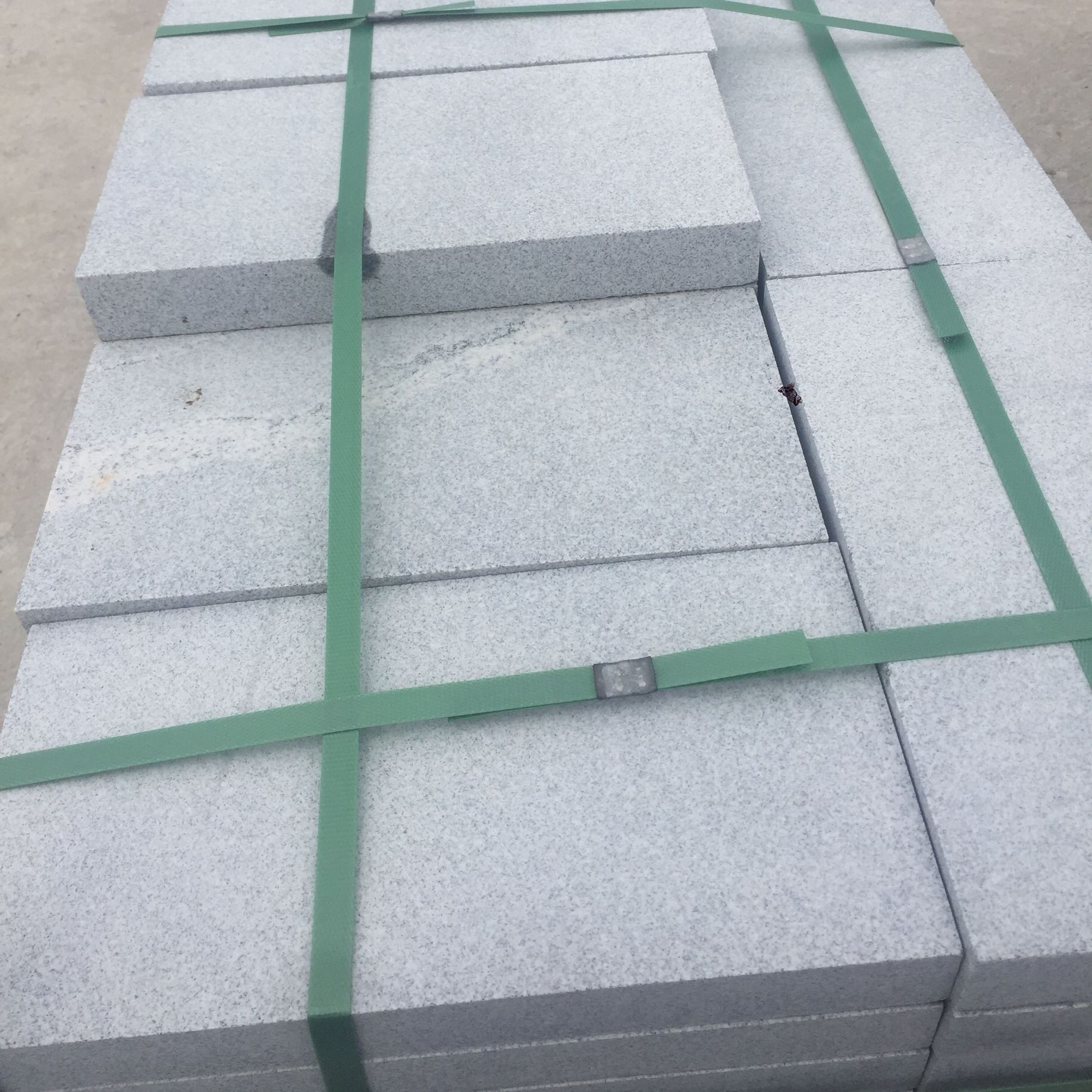 Polished Flamed China Impala White Granite Slabs Stone Granite Outdoor Tile Slabs