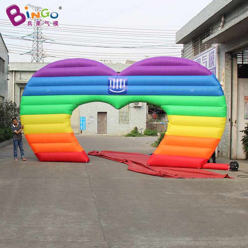 New Design Giant Inflatable Rainbow Heart Balloon Arch for Valentine's Day Decoration Inflatable Arch