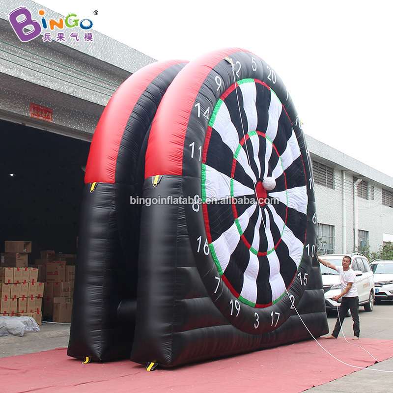 new hot sale 5x5 meters sticky soccer darts / inflatable soccer dart board game with sticky balls