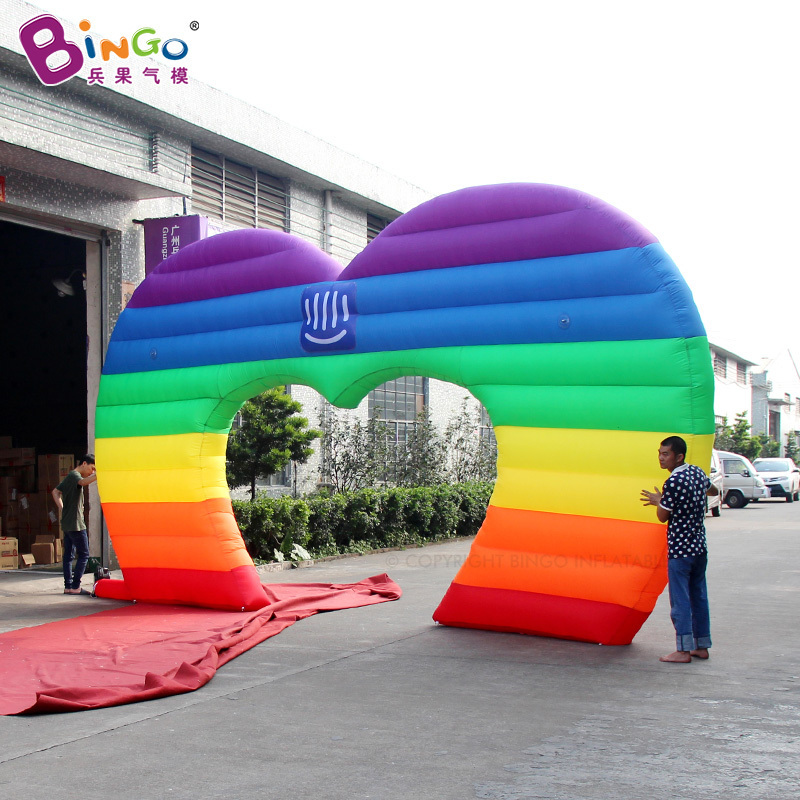 New Design Giant Inflatable Rainbow Heart Balloon Arch for Valentine's Day Decoration Inflatable Arch