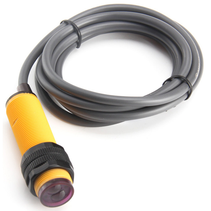 Detection distance 30cm three wire output PNP NO photoelectric sensor reflector photoelectric switch sensor