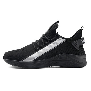 2024 New Design Walking Style Shoes Footwear Men Black Sneakers Shoes Outdoor Male Shoes