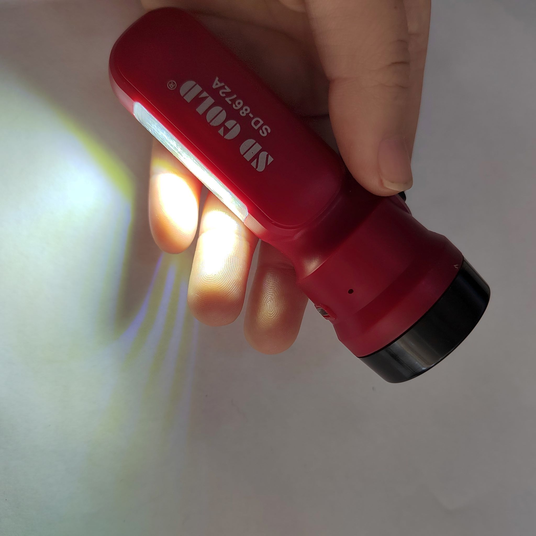 8672A cheap pakistan plastic solar rechargeable flashlight for sell