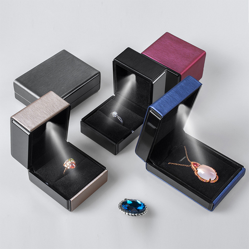 LED Light Jewelry Proposal Ring Necklace Bracelet Bracelet Packaging Brushed Leather Jewelry Box