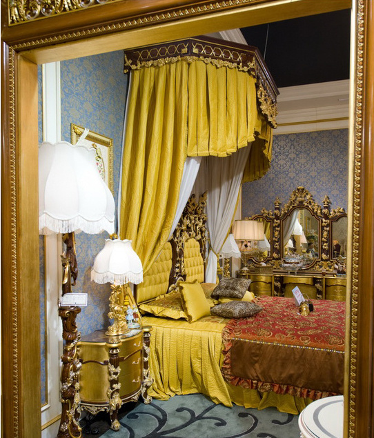 European Classical Luxury 24K Gold Bedroom Set Rococo Palace Royal Golden Solid Wood Hand Carving Canopy Bed King Size (B50923)