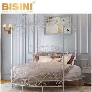 French Style Retro Nordic Princess Metal Frame Hotel Round Double Iron Bed with Canopy Bedroom Furniture