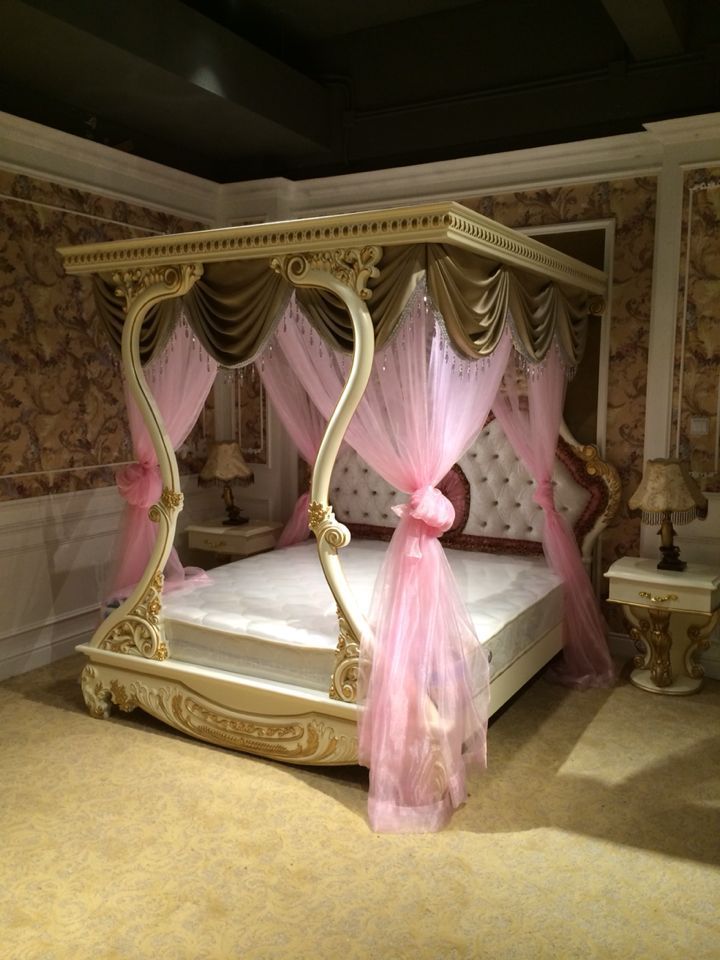 Bisini Luxury Furniture, Italian Classical Hand Carved Wooden Princess Bed, Luxury Upholstered Canopy Bed