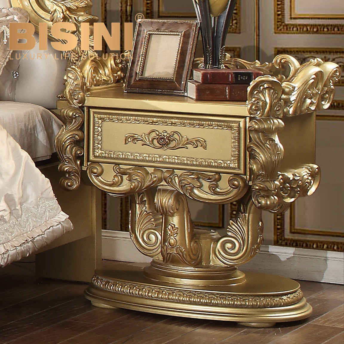 American retro light luxury solid wood double bed classical carved gold leaf bed Villa bedroom princess bed custom