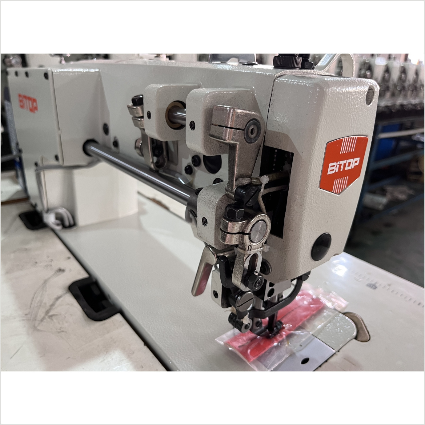 BT-6335S-D4BL compound walking foot and needle feed lockstitch sewing machine for leather industrial