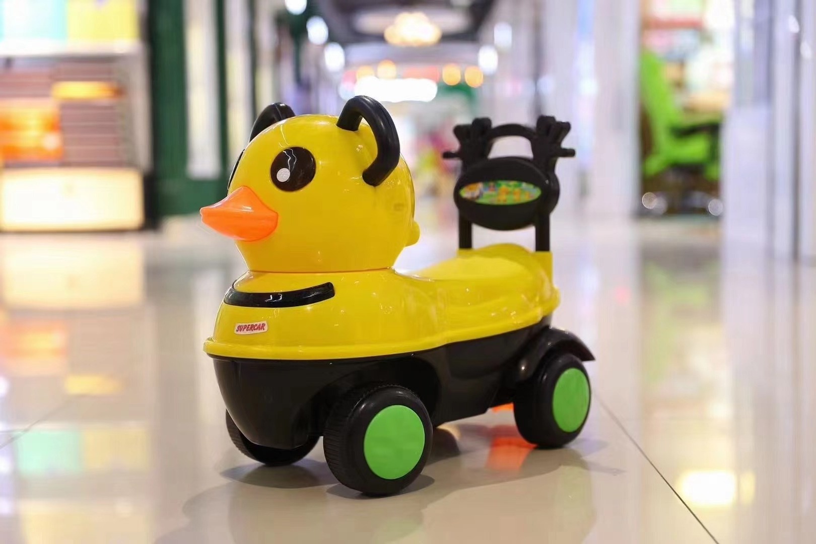 Lovely Non Electric Toy Ride On Duck Cars For kids/Children sliding car plastic vehicle walker baby carrier kids ride on car