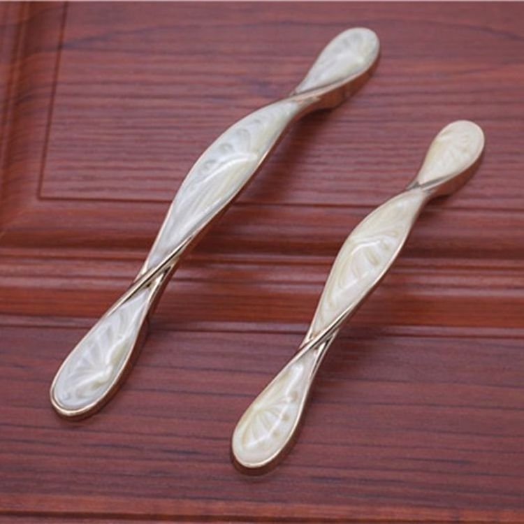 Luxury European Style Furniture Drawer Amber Red White Handle Kitchen Cabinet Wardrobe Antique Zinc Alloy Solid Pulls Handles