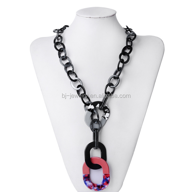 Latest Design Acrylic Circle Pendant Leopard Link Chain Statement Necklace