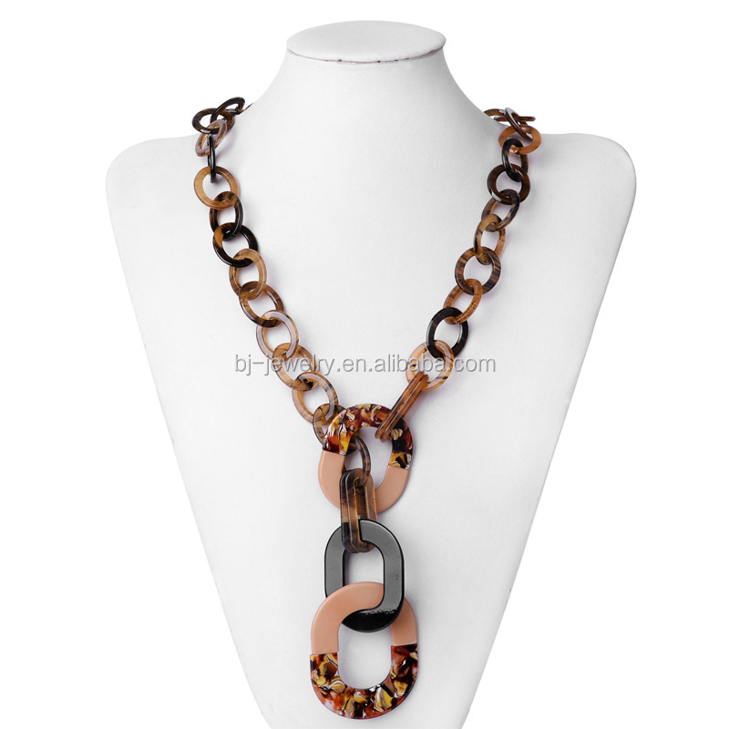 Latest Design Acrylic Circle Pendant Leopard Link Chain Statement Necklace