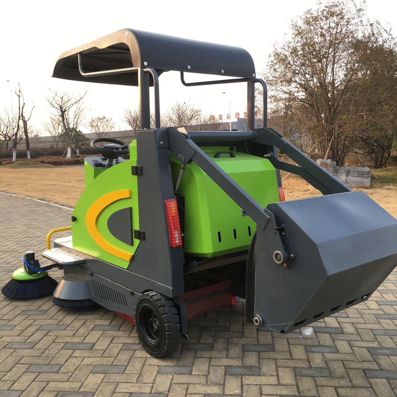 Road Sweeper Machine Street Sweeper Truck Ride on Floor Sweeper Outdoor Electr Cleaning Scrubber