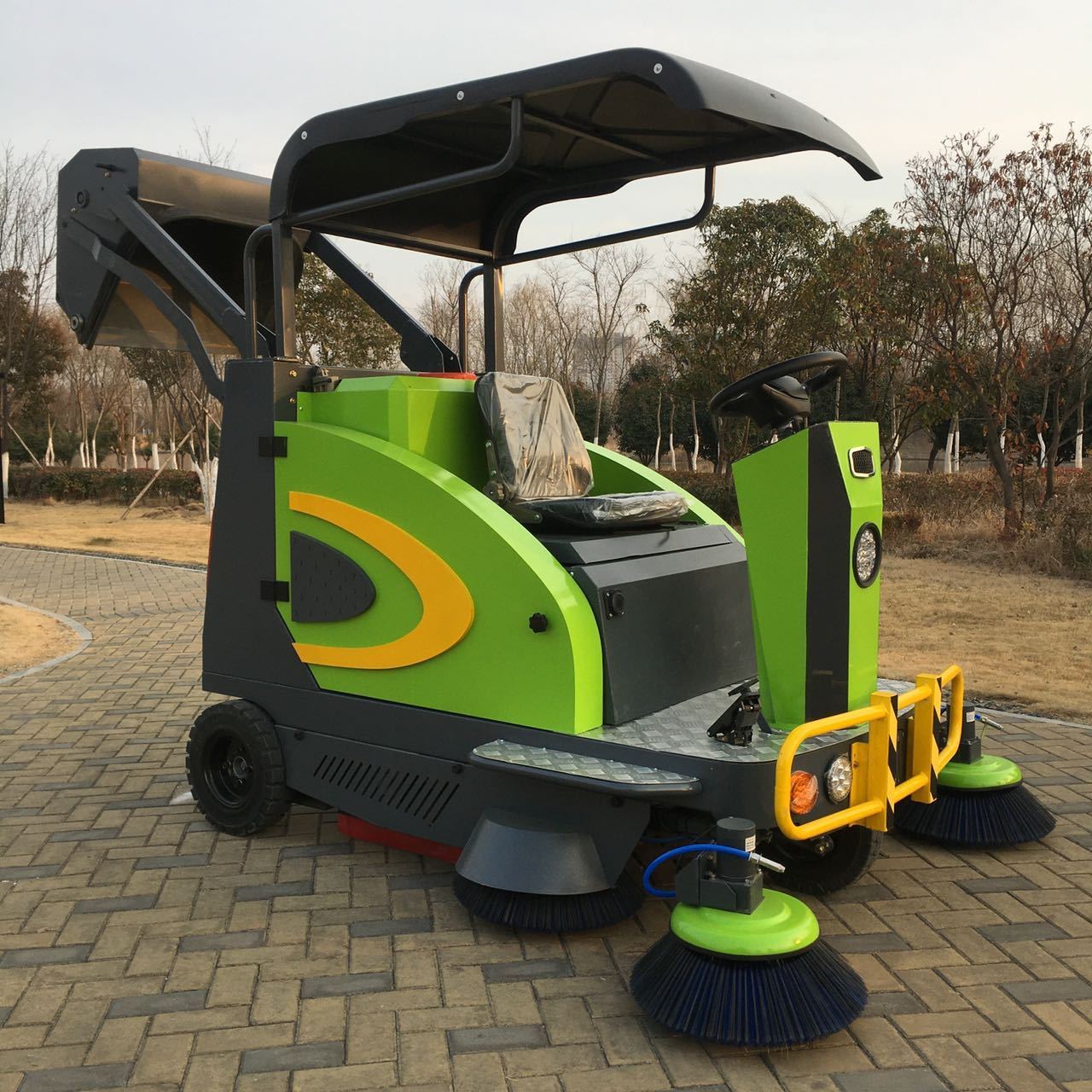 Road Sweeper Machine Street Sweeper Truck Ride on Floor Sweeper Outdoor Electr Cleaning Scrubber