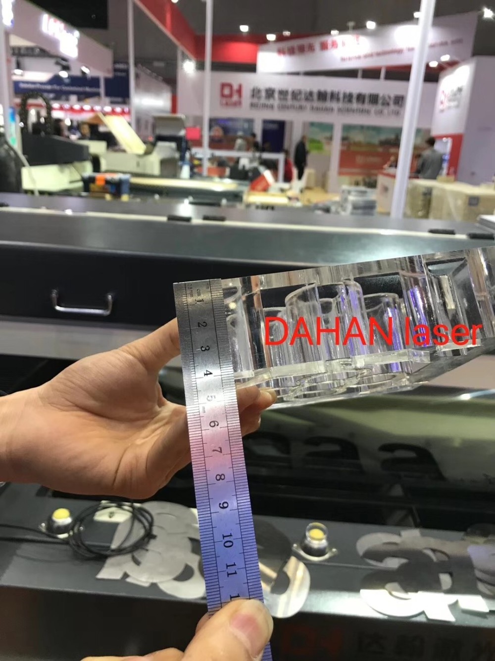 DAHAN LASER 150W 320W Co2 Laser Cutting Machine For Metal and Non-metal Materials Laser Metal Cutting Machine