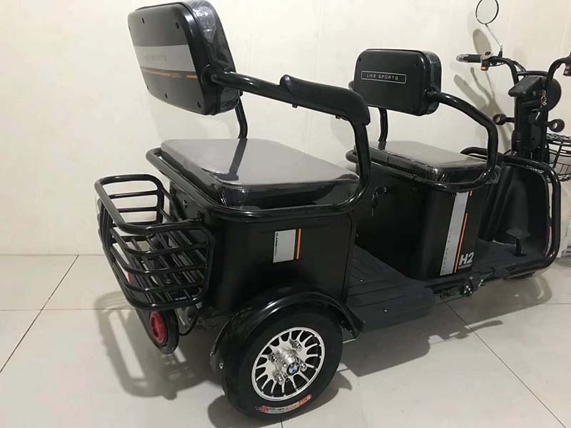 Hot sell electric tricycle in electric scooters 3 three wheel with padals trike bike for adults