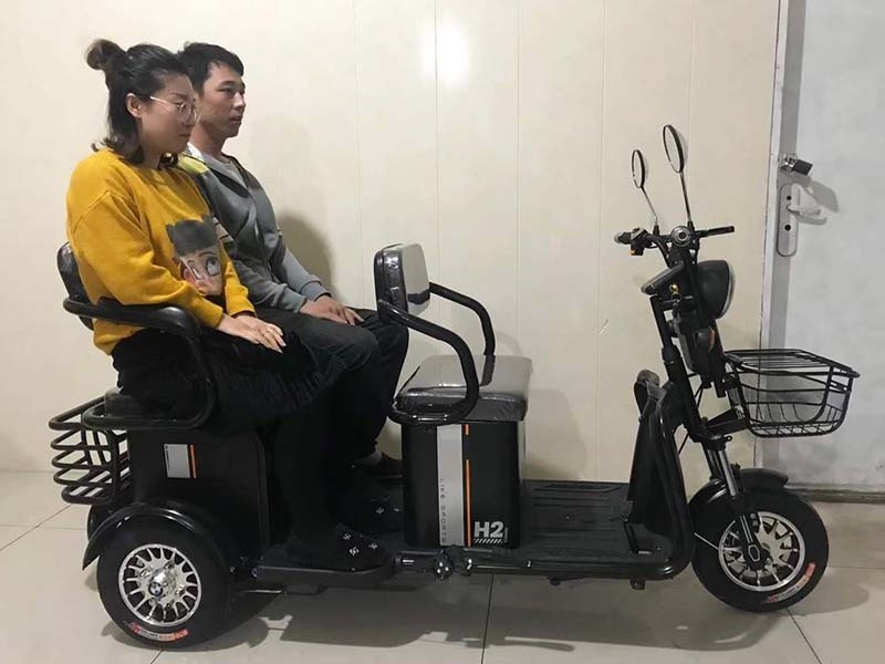 Hot sell electric tricycle in electric scooters 3 three wheel with padals trike bike for adults