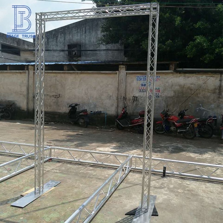 Light weight aluminum box truss for mini stage truss