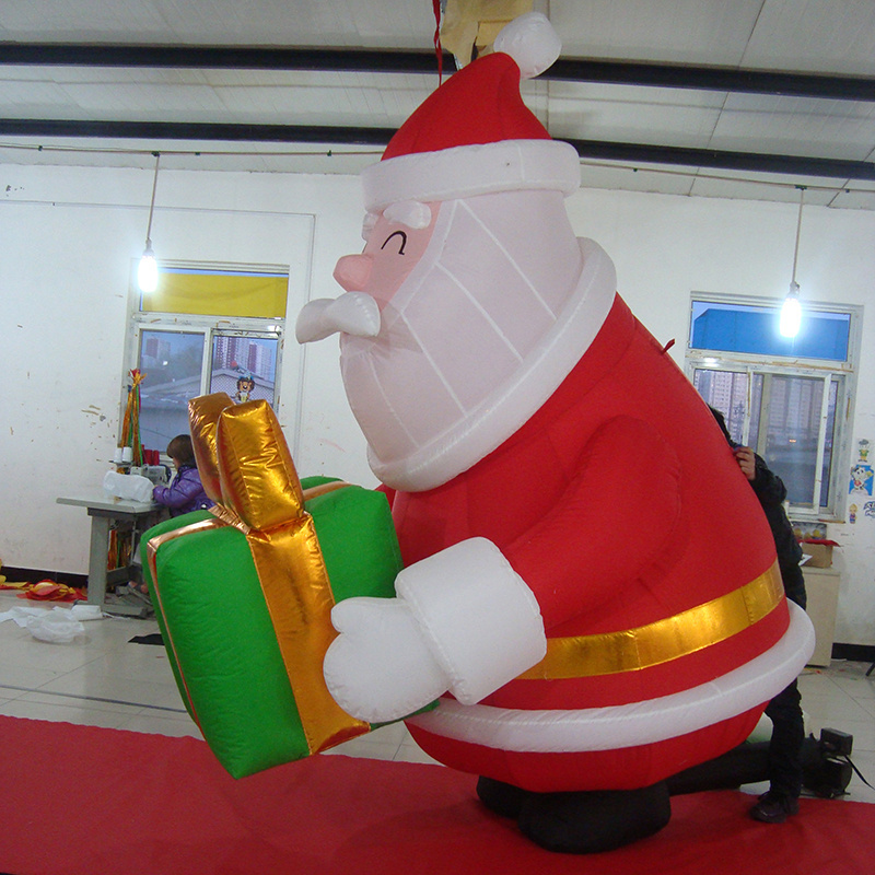 Bestselling Giant customized inflatable Santa Claus advertising characters inflatable Christmas man in various shapes on sale