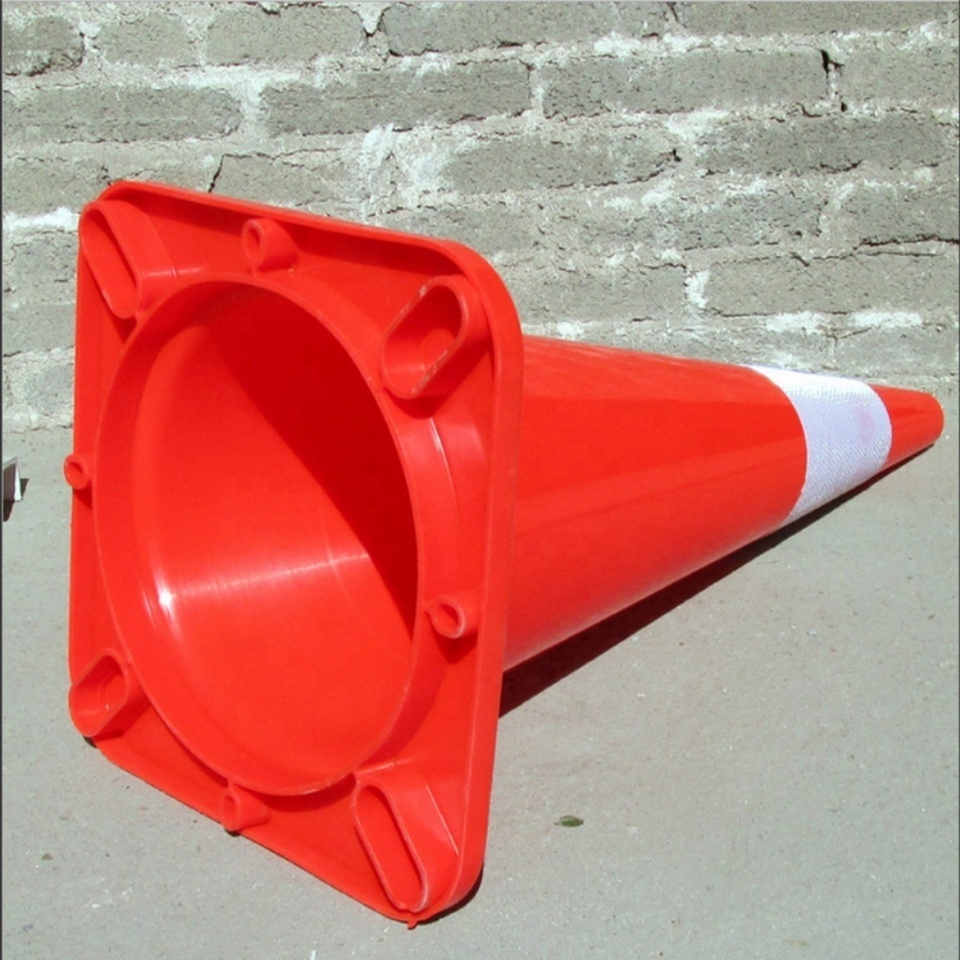 Manufacture Top Sale 70 Cm Road Cone Flexible Pvc Safety Used Traffic Cone