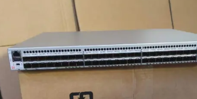 Original New G720 Switch 56 Ports 32Gb/s SFP G720 Switch FC Storage Fiber Network Switch