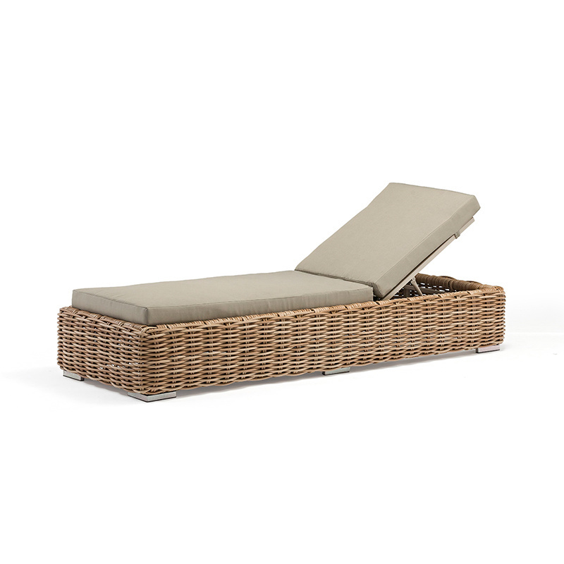 Luxury Outdoor Sun Lounger Adjustable Recliner Foldable wicker Chair Garden Beach Lounger for swimming pool