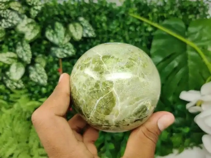 Natural Serpentine Gemstone Sphere Crystal Quartz Serpentine Ball by hand Healing Crystal meditation clear home decoration stone