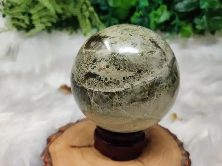 Natural Serpentine Gemstone Sphere Crystal Quartz Serpentine Ball by hand Healing Crystal meditation clear home decoration stone