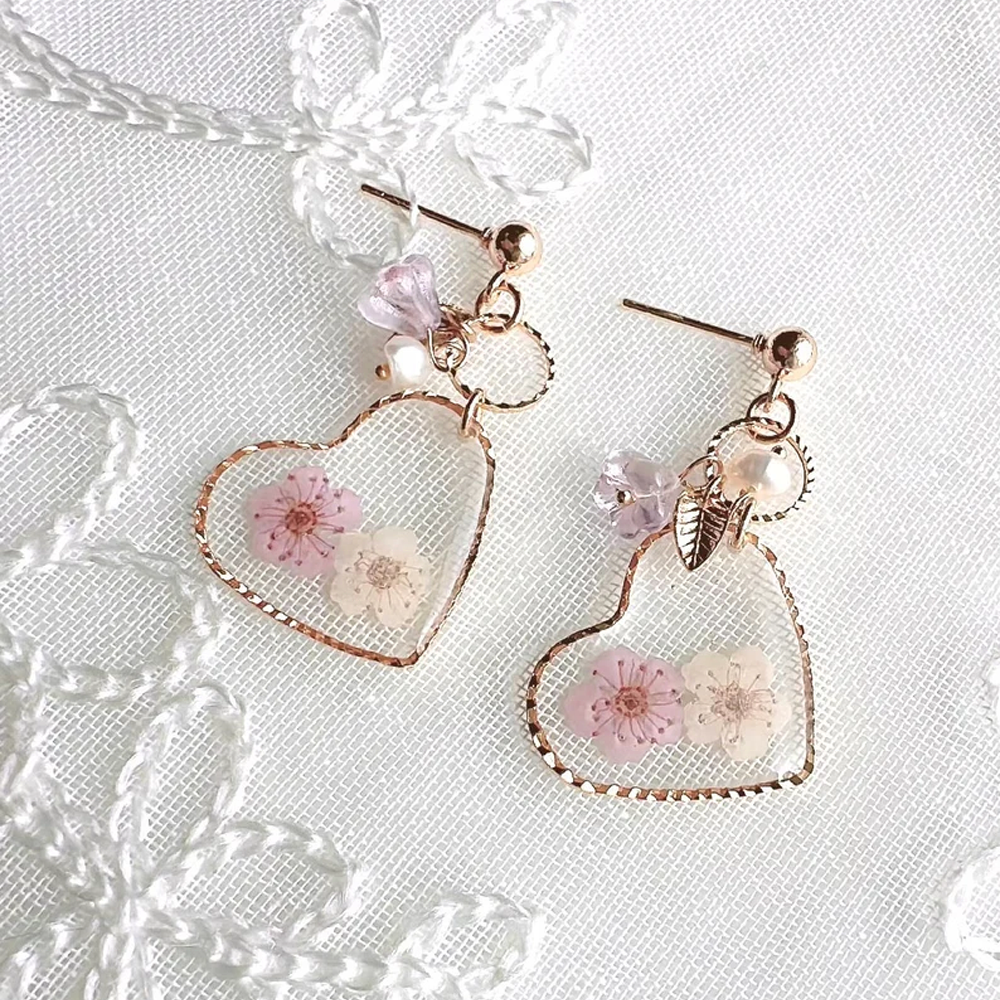 Wholesale Hot Sale Resin Jewelry Cute Gold Plated Pink Pressed  Flowers Heart Shaped Earrings For Girls