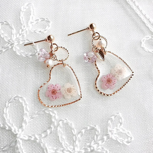 Wholesale Hot Sale Resin Jewelry Cute Gold Plated Pink Pressed  Flowers Heart Shaped Earrings For Girls