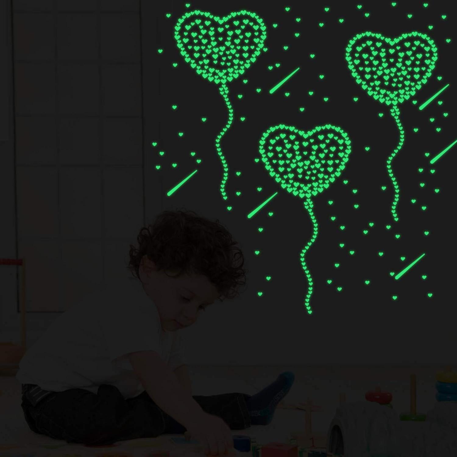 New style creative design children room decoration waterproof heart glow in dark wall sticker