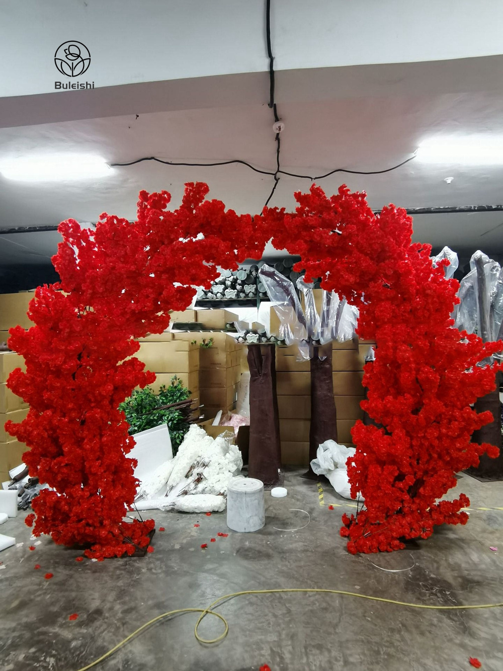 Bright Red Flower Arch Backdrop Flower Tree Large Wedding Backdrop Flower Decoration Moon Shape Cherry Blossom Tree