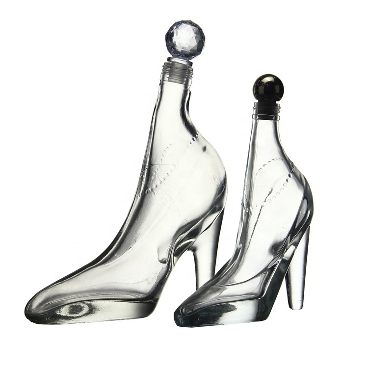 Manufacture Hand Blown Borosilicate 200ml Mini High-Heel Shaped Glass Wine Bottle