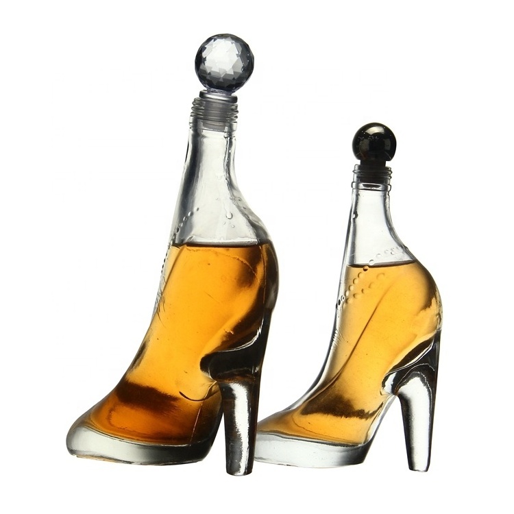 Manufacture Hand Blown Borosilicate 200ml Mini High-Heel Shaped Glass Wine Bottle