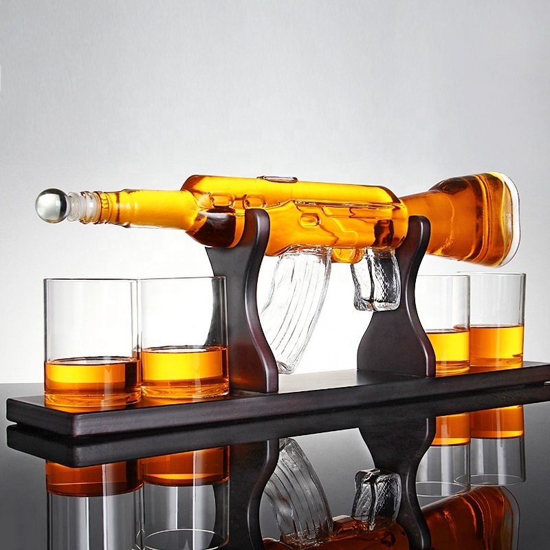 Online hot sale whiskey glass decanter mouth blown AK 47 gun shape personalized decanters glass whiskey decanters