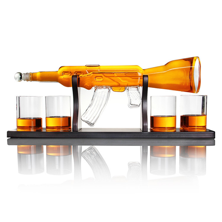 Online hot sale whiskey glass decanter mouth blown AK 47 gun shape personalized decanters glass whiskey decanters