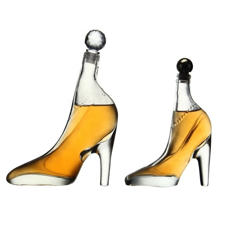 Manufacture Hand Blown Borosilicate 200ml Mini High-Heel Shaped Glass Wine Bottle