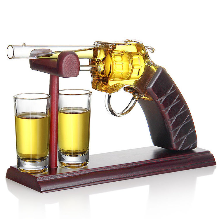 hot sale whiskey decanter set Revolver bottle glass decanter glass container pistol decanter ak 47 gun shaped glass bottle