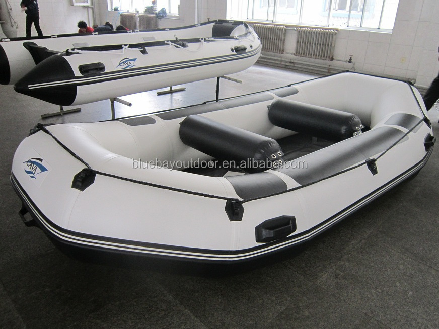 Hot sale 2017 new style Self-bailing white water river rafting boat inflatable rowing boat in good quality